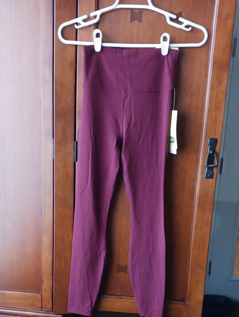 NEW!! all in motion- "Every Day Soft" High-Rise Leggings in Burgundy